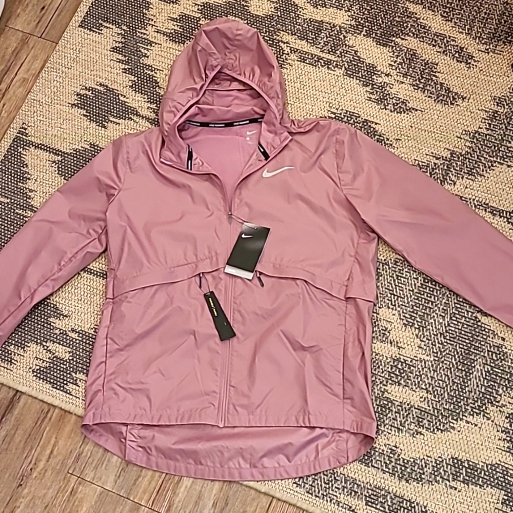 Nike running repel packable jacket